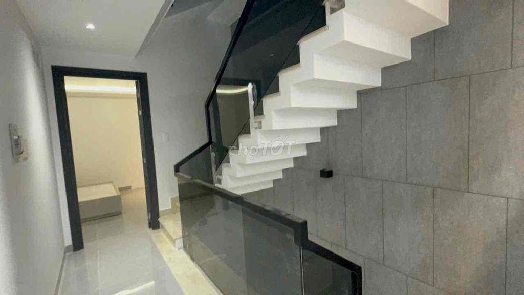 Nhà Mới Xây 100%, DT: 4,2x13m, 3 lầu. P.Phú Thạnh, Tân Phú