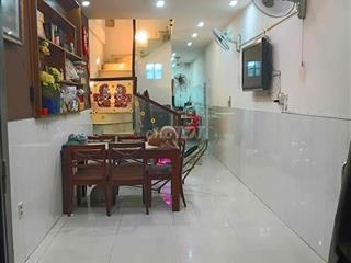 cần bán gấp nhà q3