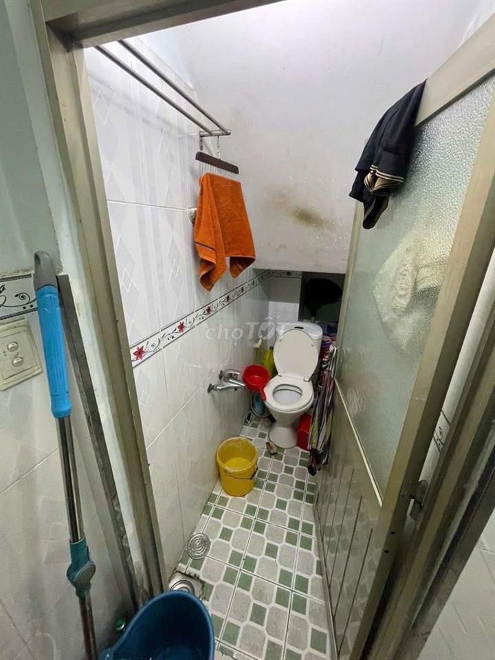 cần bán căn nhà hẻm1/ ₫ường hoà bình  