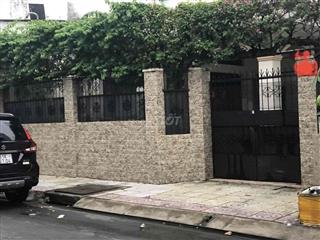 Bán nhà mặt tiền dt 155m2