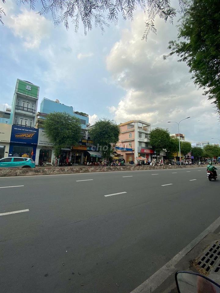 Cần bán nhanh nhà MT Lê Trọng Tấn, DT 5x25m Đúc 3 Tầng Gần Bờ Bao 