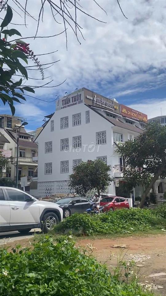 Lô góc trung tâm Đà Lạt. Cách Hồ Xuân Hương 500m. Sát Golf valley. 