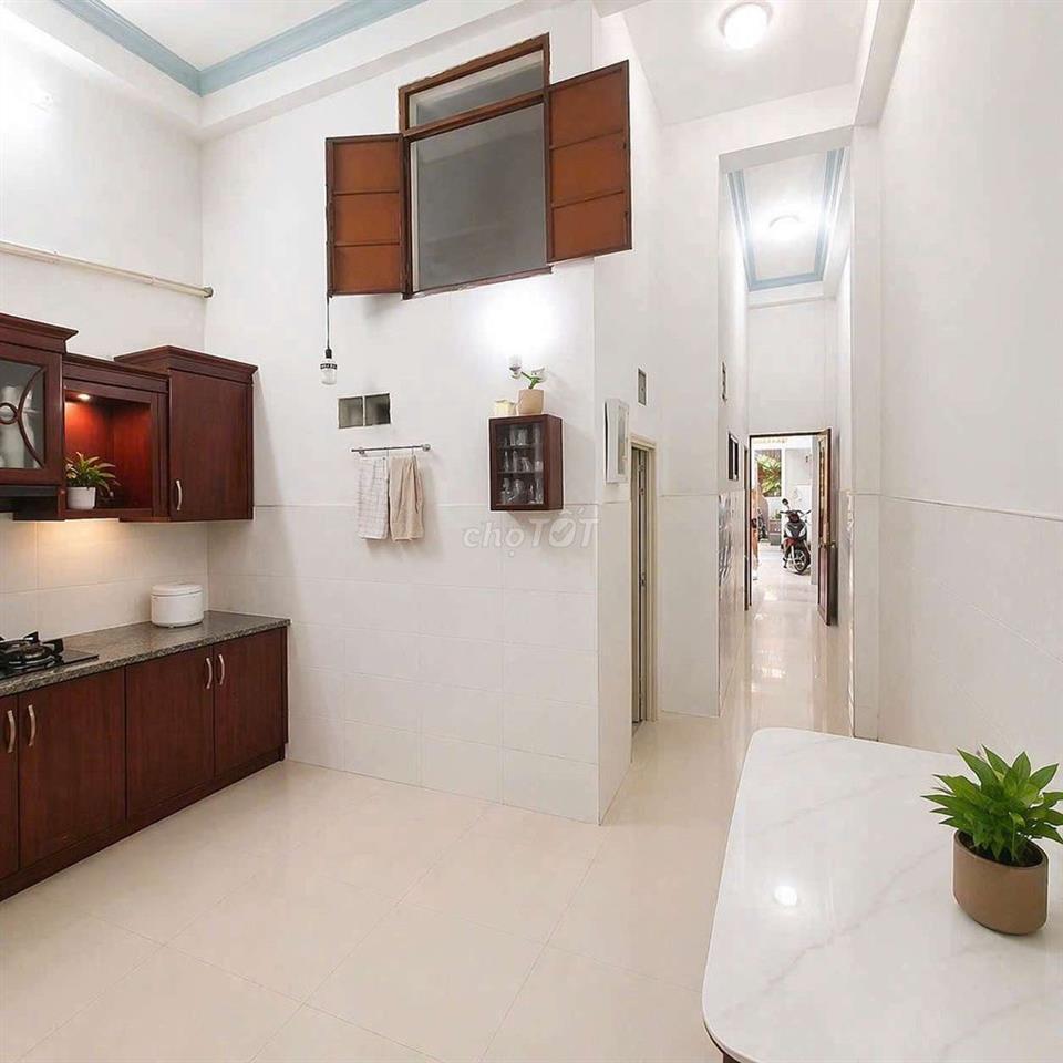 🏡BÁN NHÀ VIP gần Vườn Lài 4x18m, Đúc 2 Lầu ST, 5PN, giá OK [9.8 tỷ]
