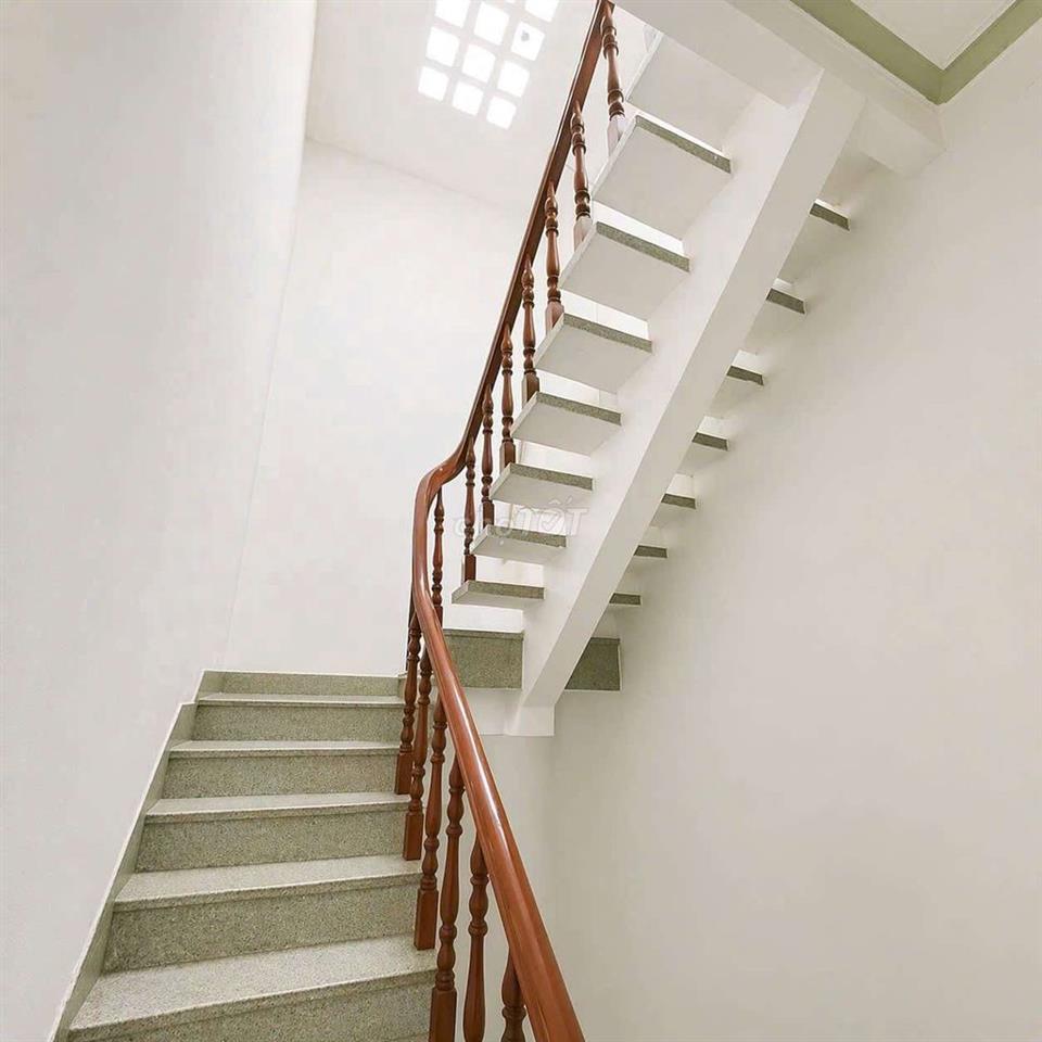 🏡BÁN NHÀ VIP gần Vườn Lài 4x18m, Đúc 2 Lầu ST, 5PN, giá OK [9.8 tỷ]