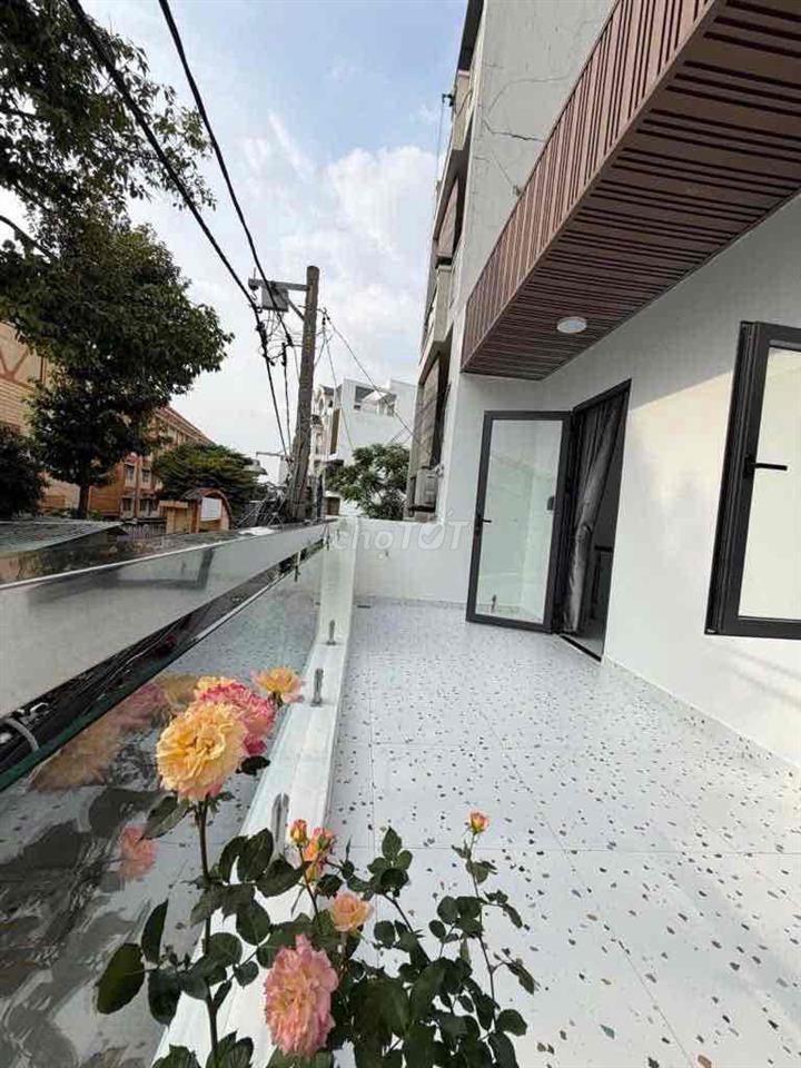 Tây Thạnh - 5,5m x 7,5m HXH 1 Lầu, SHR, Công chứng trong ngày