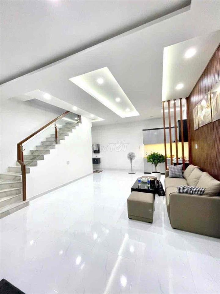 Tây Thạnh - 5,5m x 7,5m HXH 1 Lầu, SHR, Công chứng trong ngày