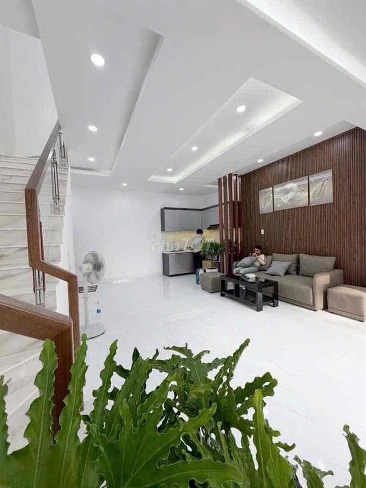 Tây Thạnh - 5,5m x 7,5m HXH 1 Lầu, SHR, Công chứng trong ngày