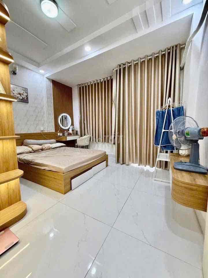 Hẻm 5m Kênh Tân Hoá & Âu Cơ, 2 Tấm, 4 x 16m, 2 Phòng Ngủ, 3 wc
