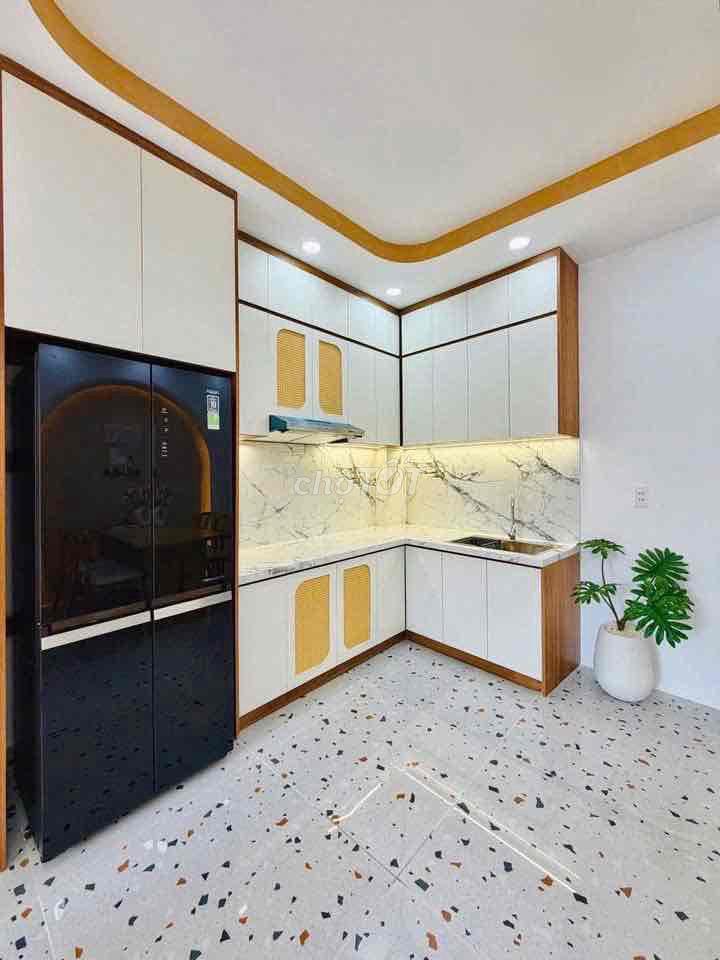 Hẻm 6m Thạch Lam, 2 Tấm, 4 x 18m, 3 Phòng Ngủ, 3 wc