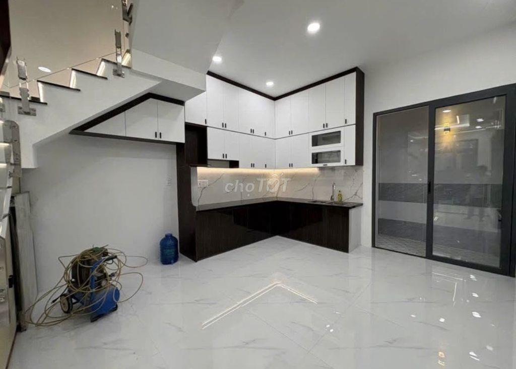 HẺM 10m KHU VIP TÂN SƠN NHÌ, 6x15m_ĐÚC 3.5 TẤM MỚI, 4PN, 3WC, S.Thượng