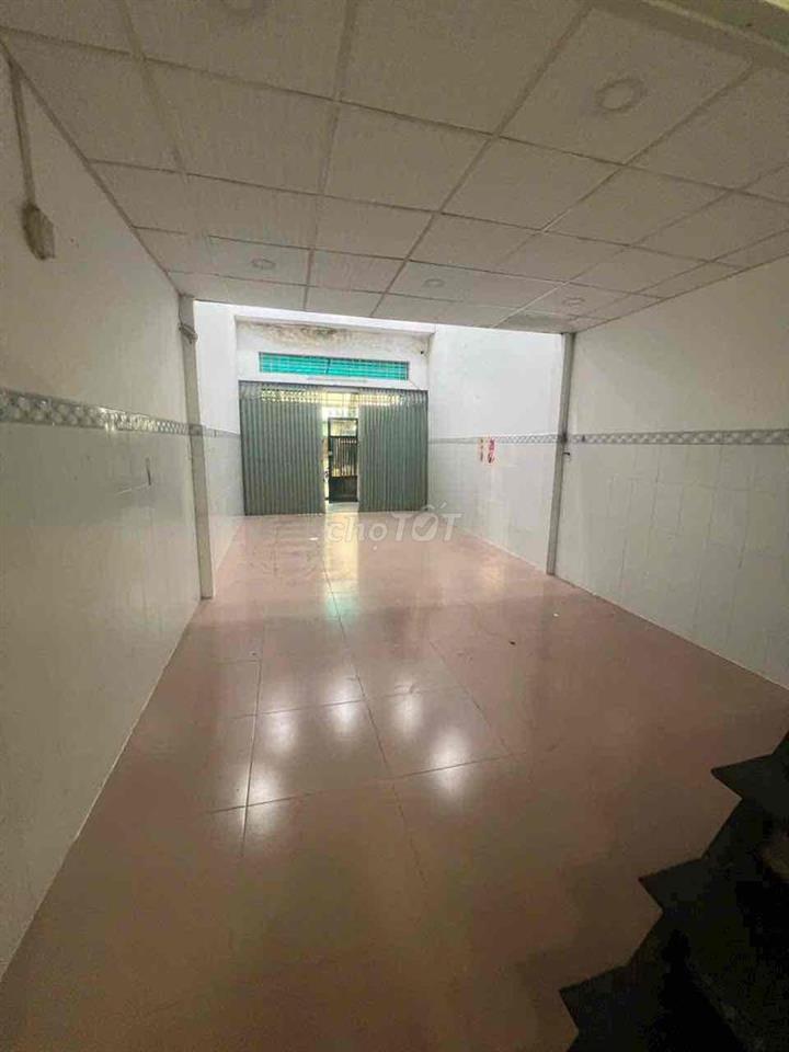 cho thuê nhà 6x25m gác lửng điện 3f trệt trống suốt 16tr