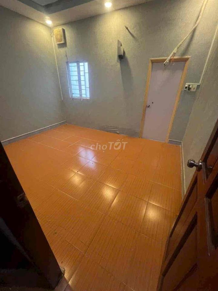 cho thuê nhà 6x25m gác lửng điện 3f trệt trống suốt 16tr