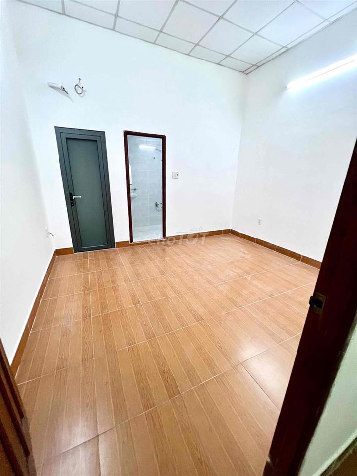 Cho thuê nhà hẻm xe hơi đường số 3 sát chợ bình long 4x14m 1 lầu 2pn