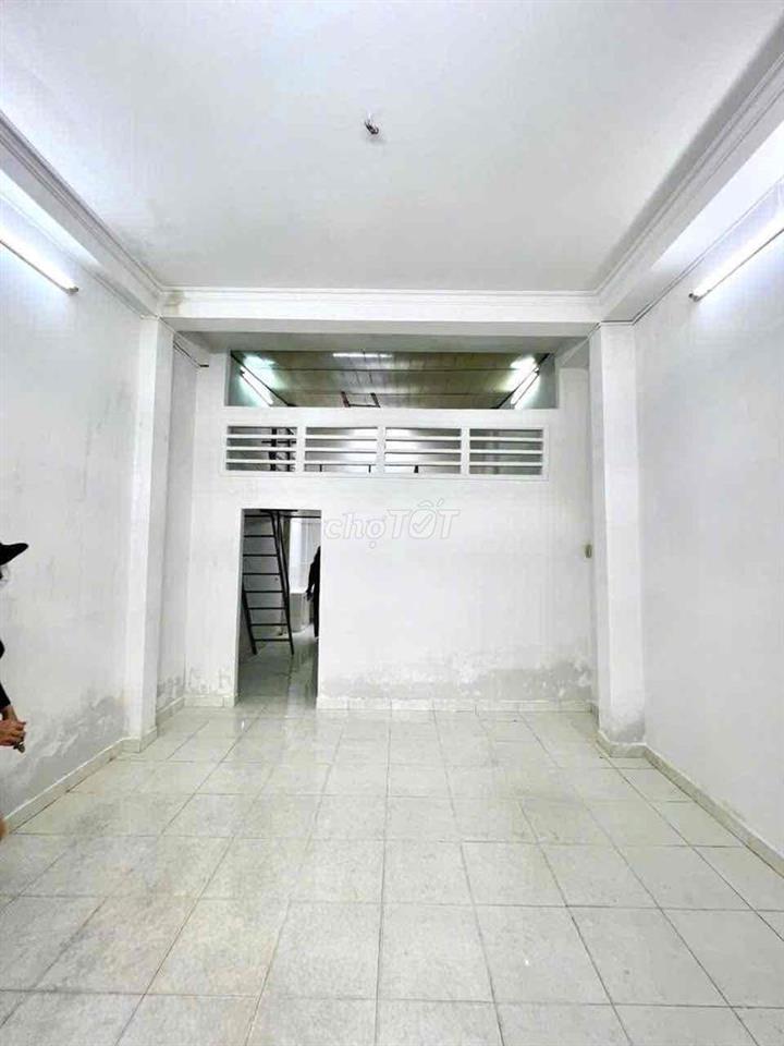 Cho thuê nhà hẻm xe tải 3.5x10m gác lửng điện nước giá chính.6 triệu