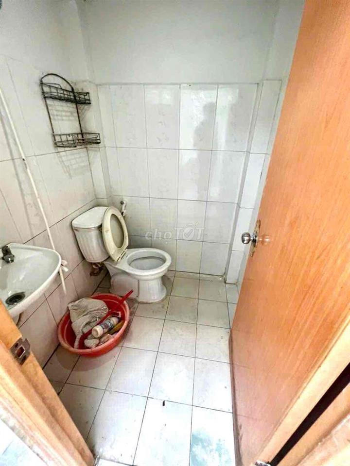 Cho thuê nhà hẻm xe tải 3.5x10m gác lửng điện nước giá chính.6 triệu