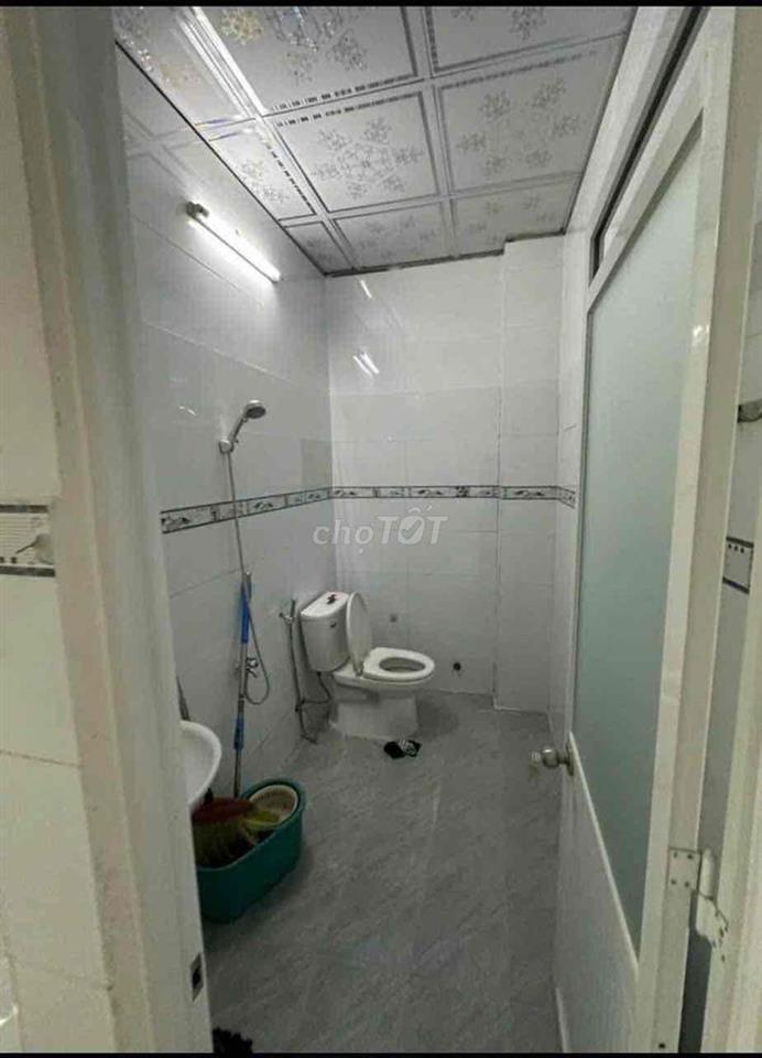 Cho Thuê nhà kho 8x18m trống suốt 22tr
