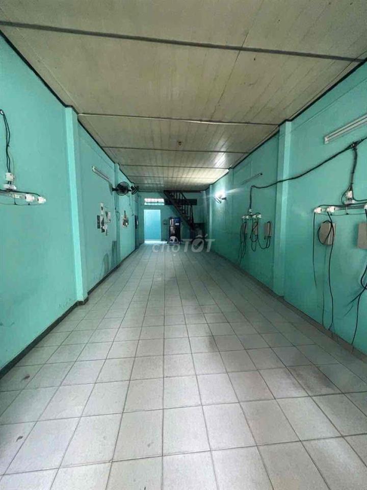 Cho thuê nhà mặt tiền kinh doanh 4x20m 1 lầu 2pn 2wc điện 3f giá 11tr