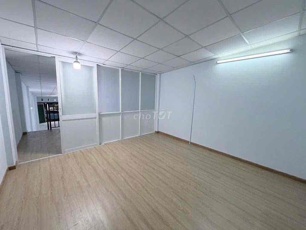 Cho thuê nhà hẻm xe tải tân hương 4x20m đúc lửng giá 10tr