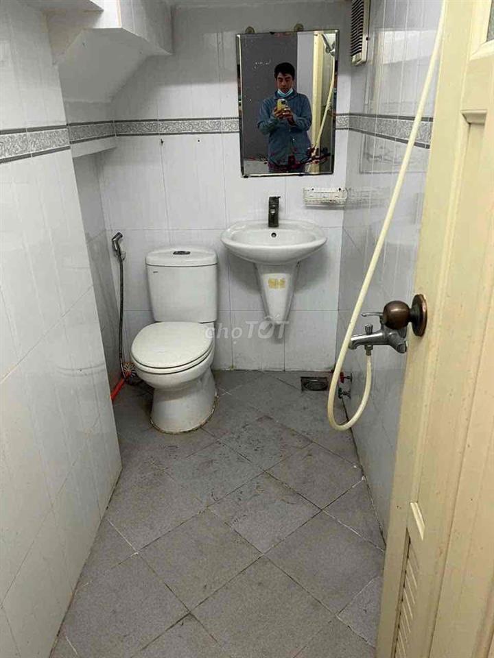 Cho thuê nhà hẻm xe hơi hương lộ 2.4x16m 2 lầu sân thượng 4pn 3wc 12tr