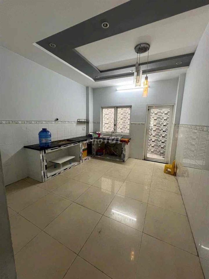 Cho thuê nhà hẻm xe hơi hương lộ 2.4x16m 2 lầu sân thượng 4pn 3wc 12tr