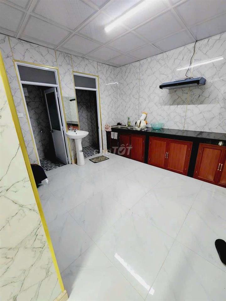 nhà cho thuê kinh doanh .buôn bán .ở 