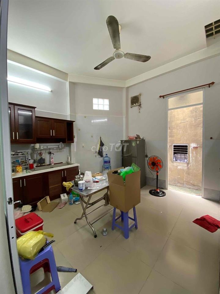 CHO THUÊ NHÀ NC 2 MẶT TIỀN TRƯỚC SAU Q.TP gần trường phan chu trinh
