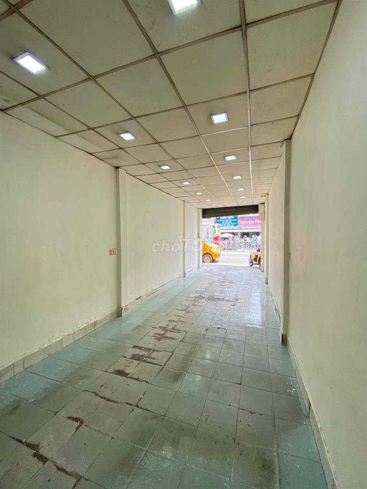 CHO THUÊ NHÀ NC MẶT TIỀN TRƯỜNG CHINH Q.TB vị trí ngây ngã tư đèn đỏ