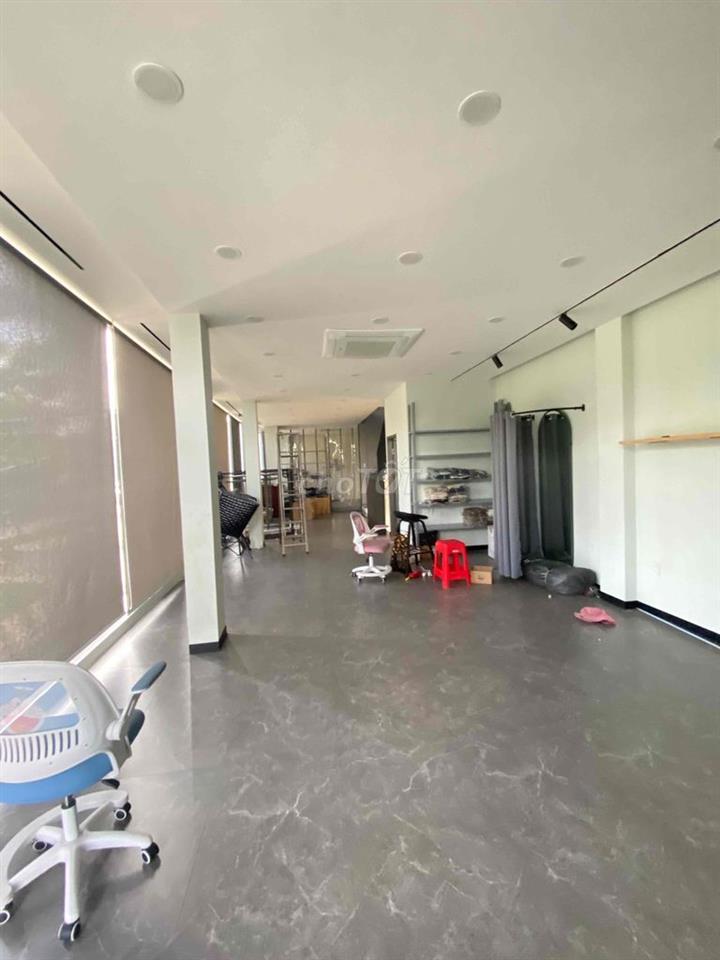 CHO THUÊ NHÀ MT MẶT BẰNG KD Q.BT ngây ngã ba vị trí đẹp