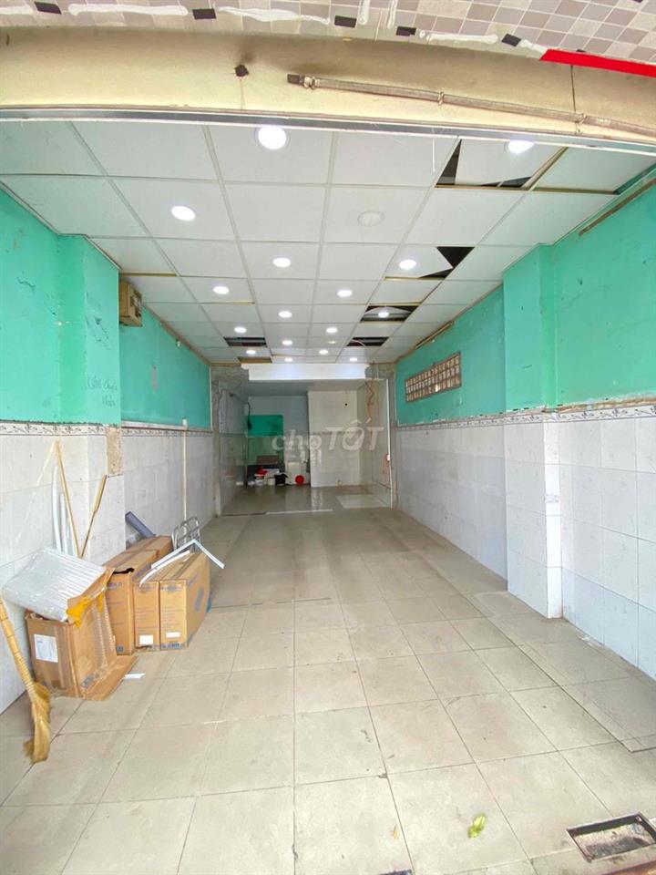CHO THUÊ NHÀ MT MB LUỸ BÁN BÍCH Q.TP dt 4x11 trống suốt kd ở lại được