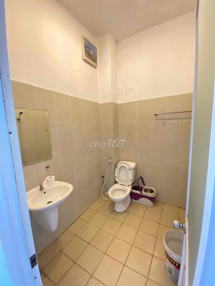CHO THUÊ NHÀ NC 2 MT trước sau HIỀN VƯƠNG  Q.TP gần chợ tân hương