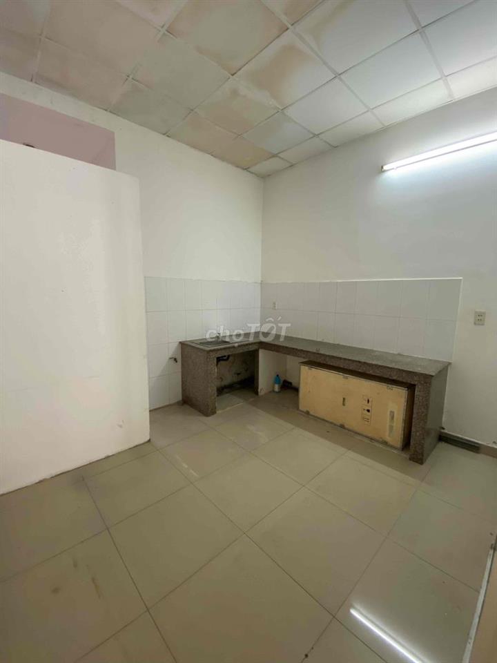 CHO THUÊ NHÀ NC 2 MT trước sau HIỀN VƯƠNG  Q.TP gần chợ tân hương