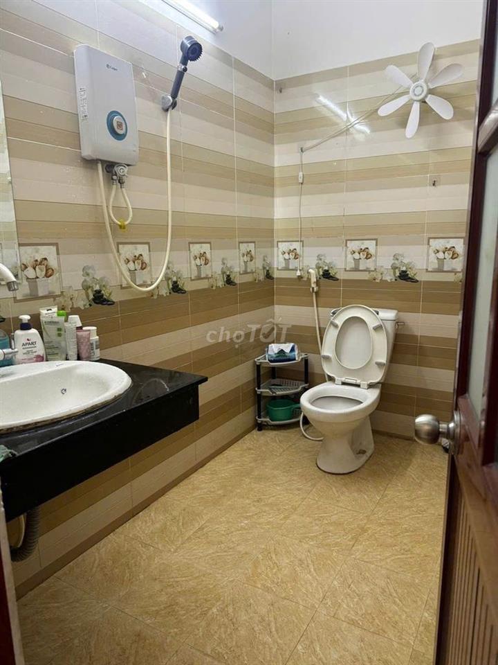 MTNB GÒ DẦU - 4X14M - NHÀ 3 TẦNG ĐẸP MỚI, CÓ MÁY LẠNH GIÁ 17 TRIỆU TL