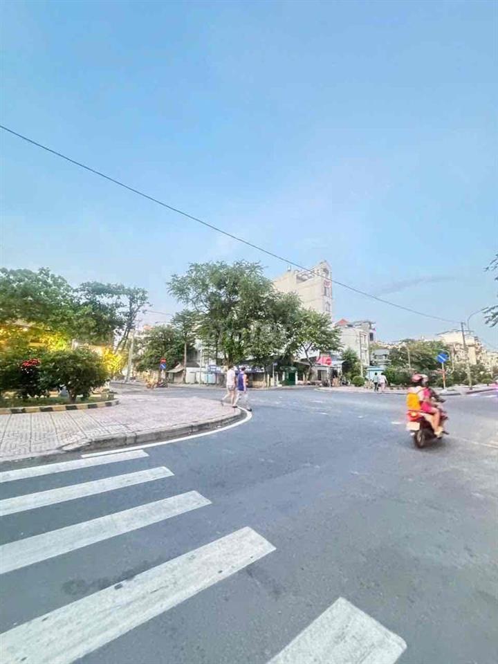 Mặt tiền Hiền Vương 4x21m 3 lầu giá 22tr