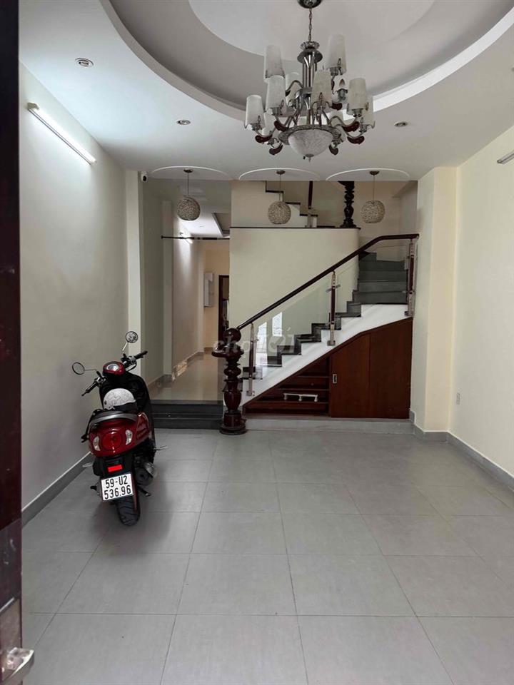 Cho thuê nhà nguyên căn 4x20m, 3PN, 4WC, full nội thất, hẻm xe hơi – N