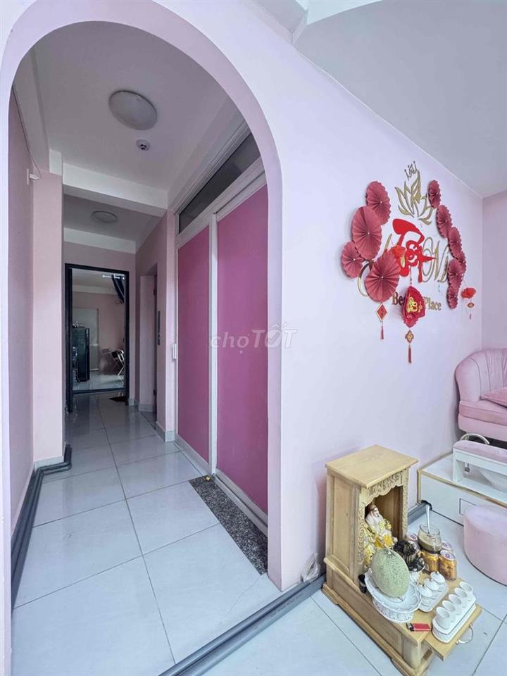 Sang Tiệm Nail - Mi Tại Khu K300 Quận Tân Bình