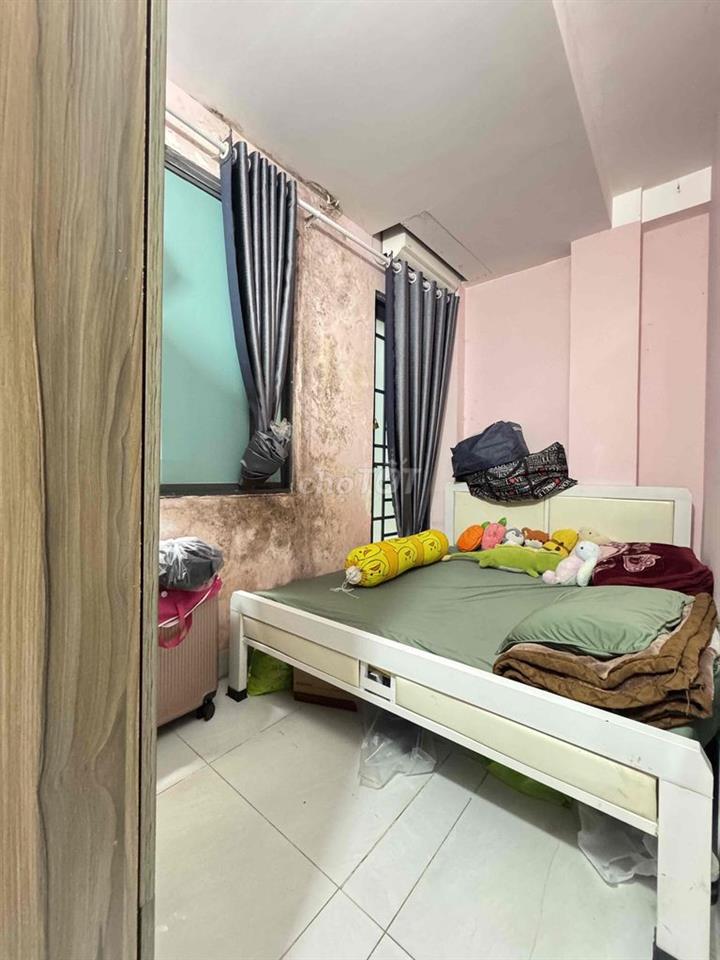 Sang Tiệm Nail - Mi Tại Khu K300 Quận Tân Bình