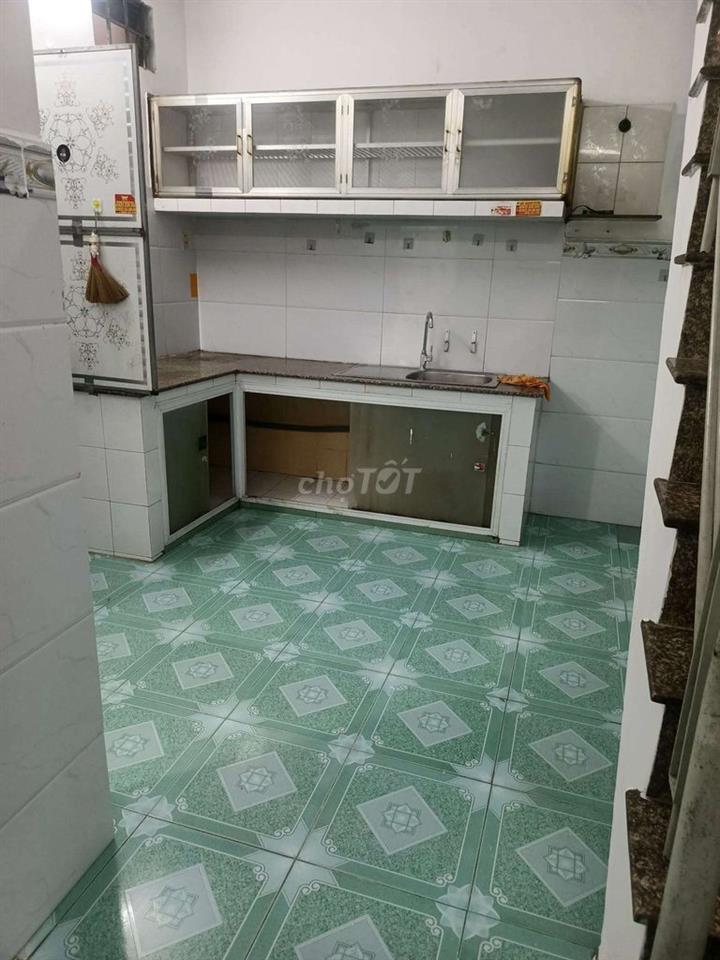 Cho thuê nhà giá rẻ hẻm thông Nguyễn Sơn -TNH quận Tân Phú chỉ 11tr/th