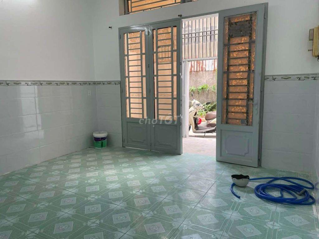 Cho thuê nhà giá rẻ hẻm thông Nguyễn Sơn -TNH quận Tân Phú chỉ 11tr/th
