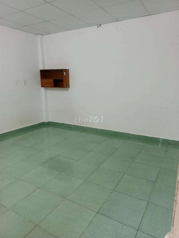 Cho thuê nhà giá rẻ hẻm thông Nguyễn Sơn -TNH quận Tân Phú chỉ 11tr/th