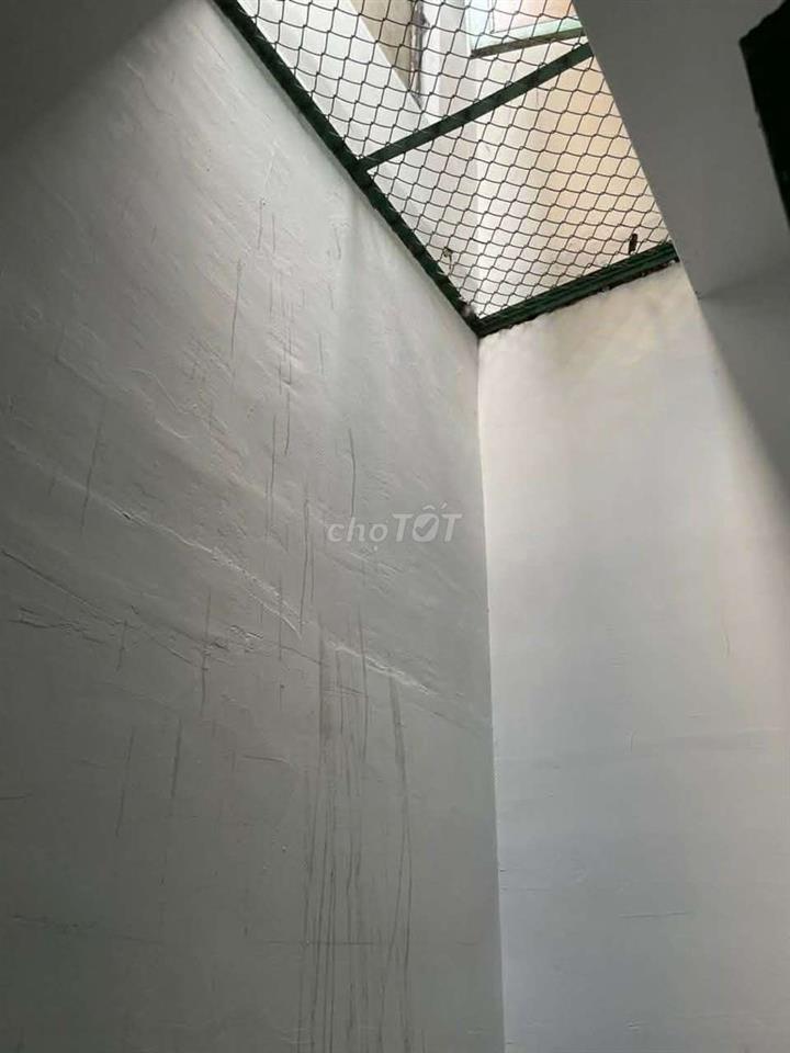 Cho thuê nhà giá rẻ hẻm thông Nguyễn Sơn -TNH quận Tân Phú chỉ 11tr/th