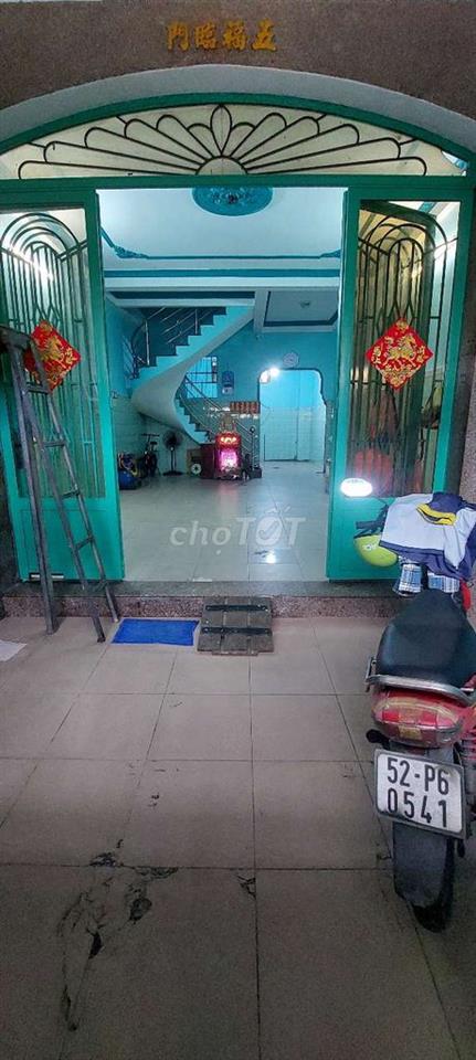 Cho thuê tầng trệt