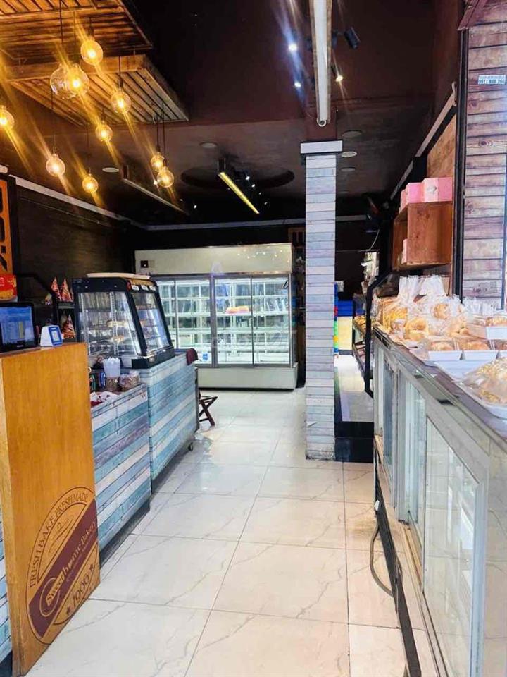 cho thuê căn góc hai mặt tiền 194 Nguyễn Sơn