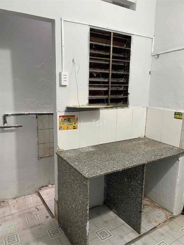 Cho thuê nhà cấp 4 hẻm Vườn Lài, Phú Thọ Hoà