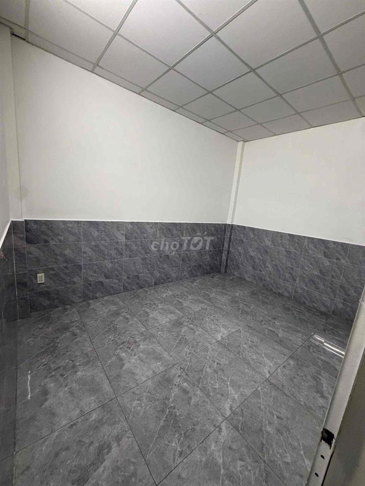 Nhà hẻm xe hơi 8m đỗ cửa có camera an ninh dân trí cao nhà mới sửa lại