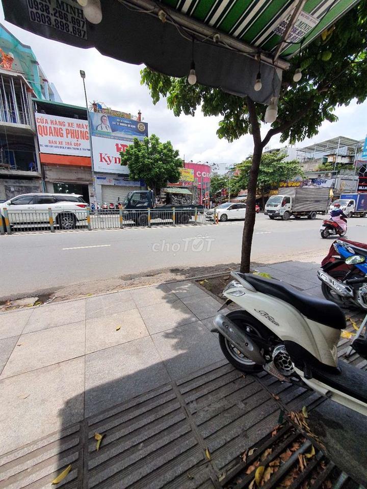 Nhà mặt tiền nhỏ xinh Lũy Bán Bích
