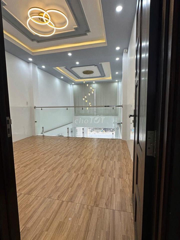 Bán nhà mặt tiền kinh doanh đường Tân Quý, cách Aeon Tân Phú 500m.