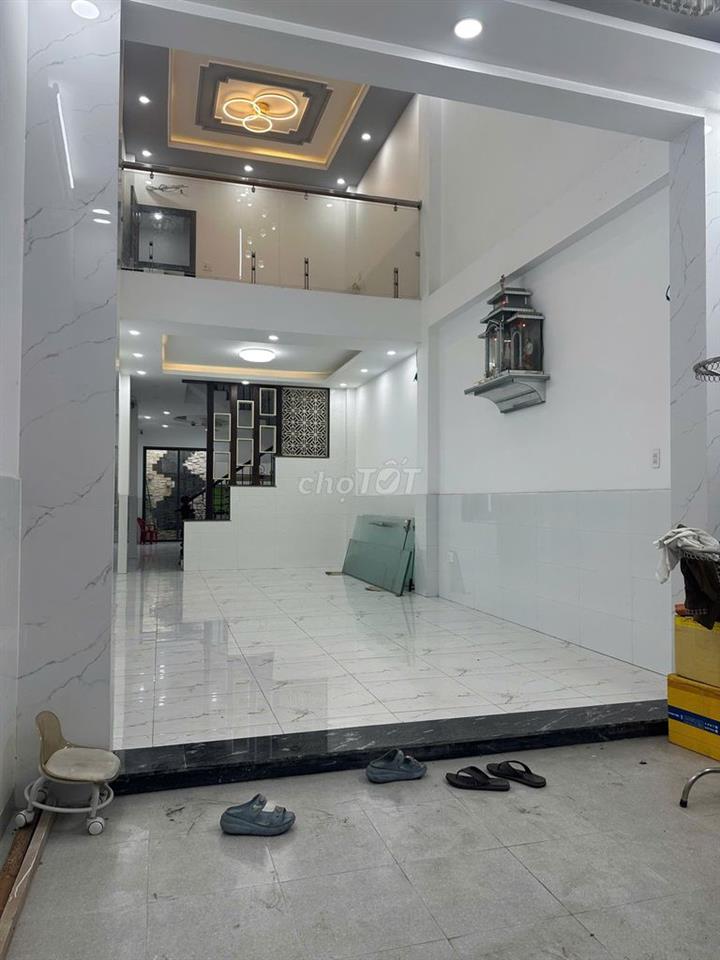 Bán nhà mặt tiền kinh doanh đường Tân Quý, cách Aeon Tân Phú 500m.