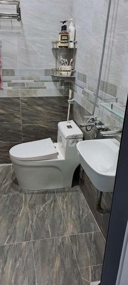 cho thuê mặt tiền 1 trêt 2 lầu