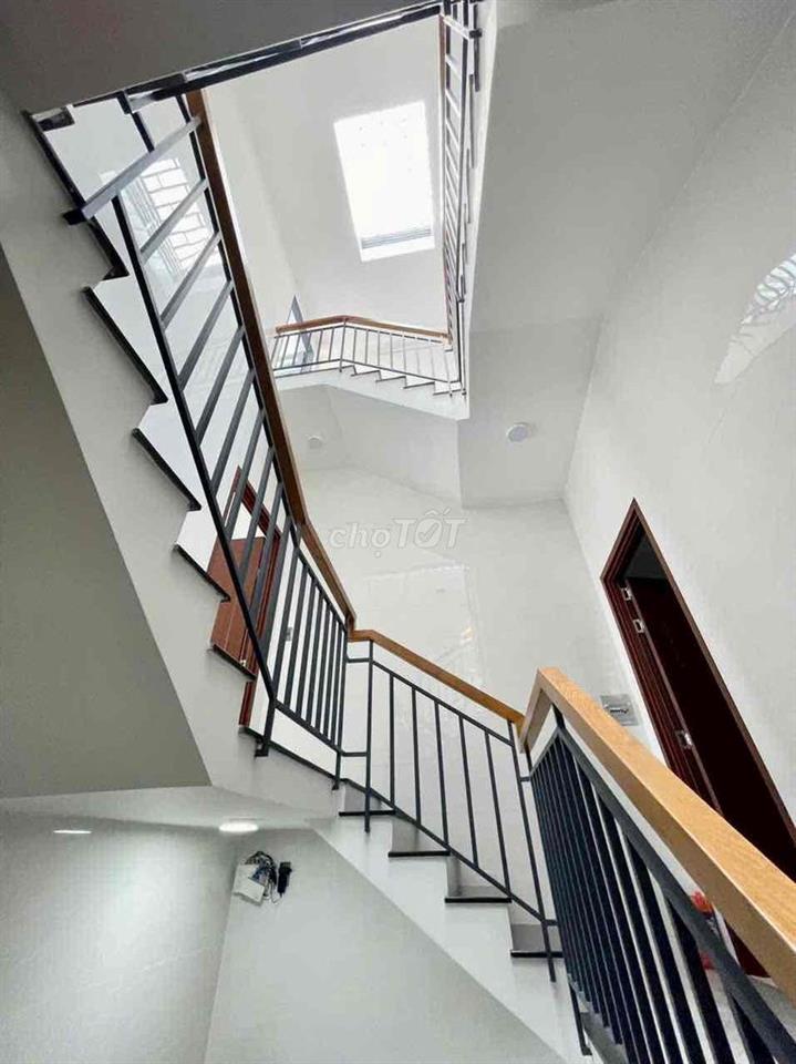 nhà mới sạch sẽ