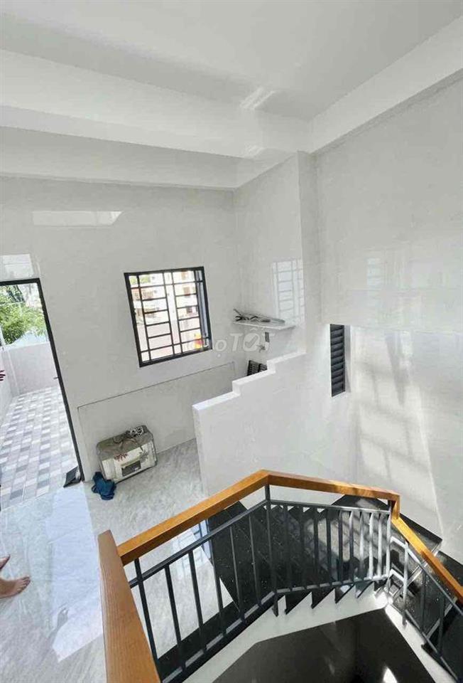 nhà mới sạch sẽ